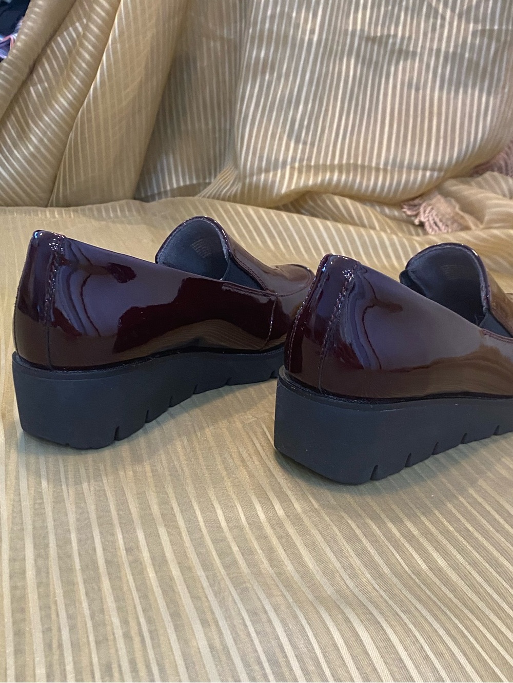 NWT EARTH women Burgundy brown Patent Glossy Leather platforms, size 7.5 - Picture 9 of 15